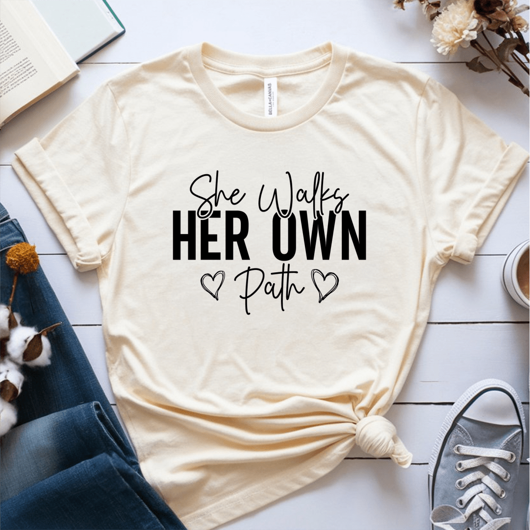 T-Shirt Cream / S She Walks Her Own Path T-Shirt