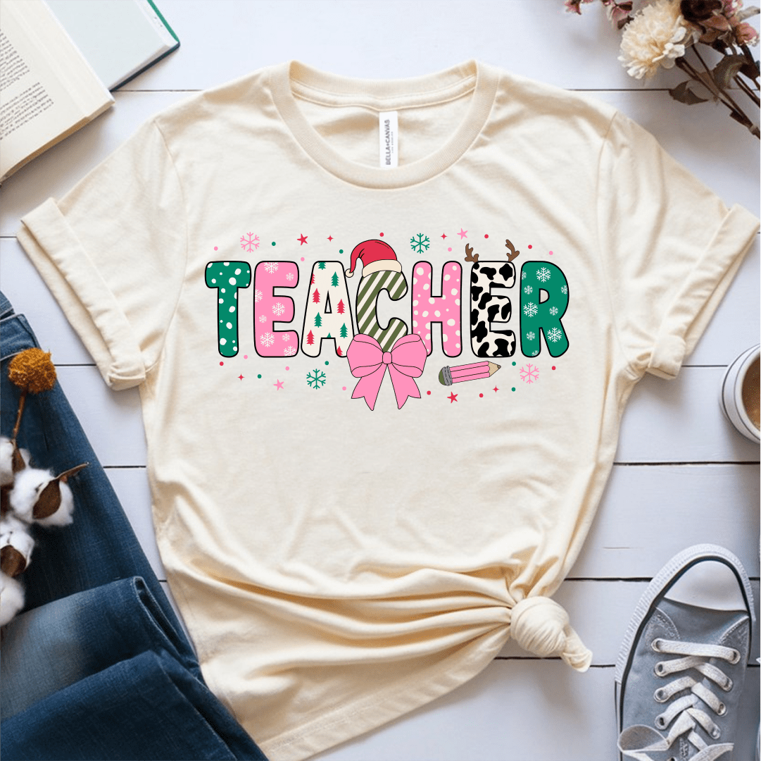 T-Shirt Cream / S Teacher Christmas Pink Bow Pattern T-Shirt