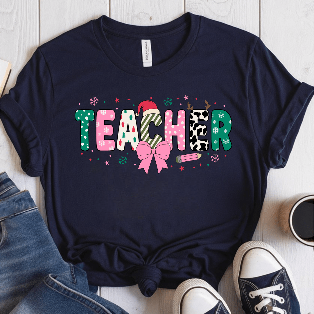 T-Shirt Navy / S Teacher Christmas Pink Bow Pattern T-Shirt